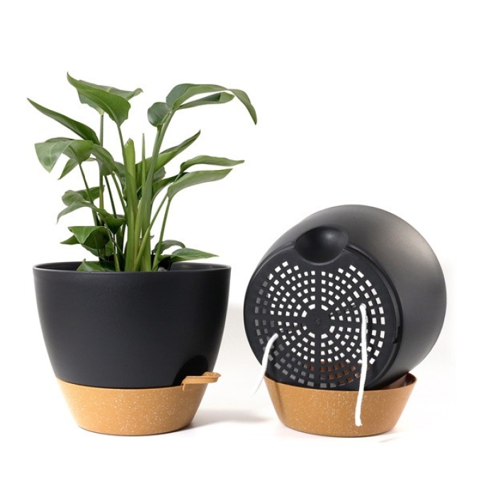 Side-filled self-absorbing plastic flower pot