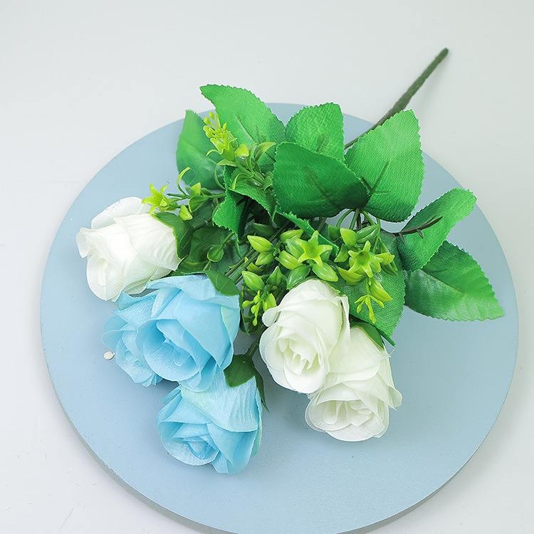 Bouquet of artificial roses