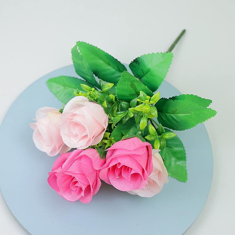 Bouquet of artificial roses