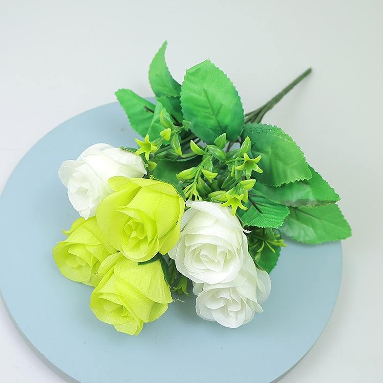 Bouquet of artificial roses
