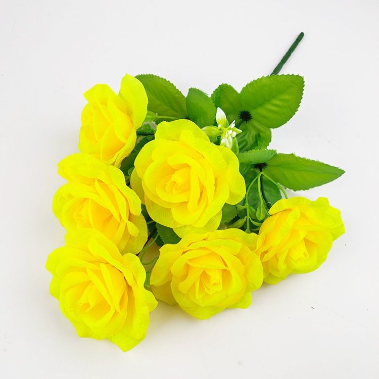 Artificial roses with 6 flowers