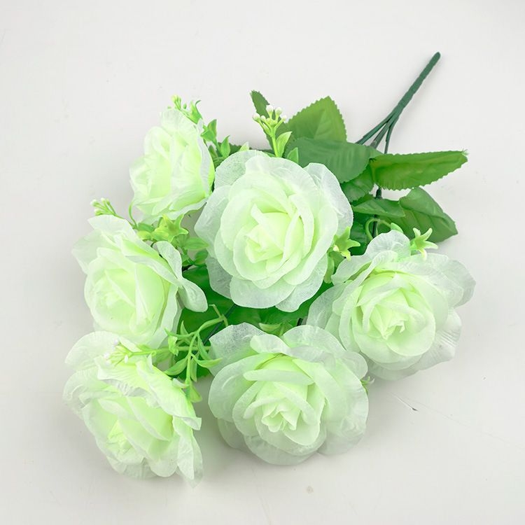 Artificial roses with 6 flowers
