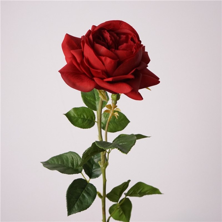 Highly realistic moisturizing rose