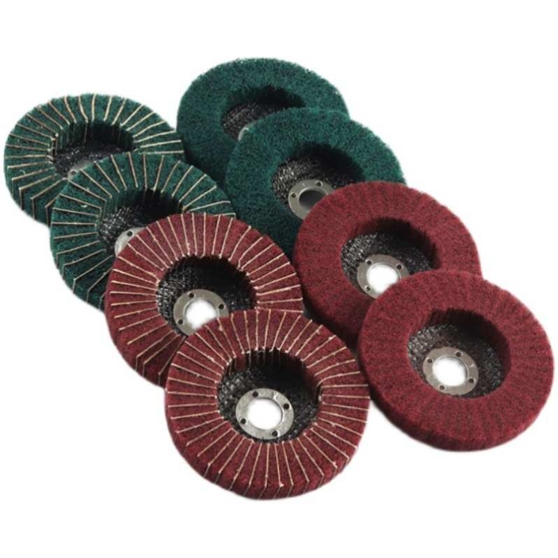 Vertical scouring pad polishing wheel