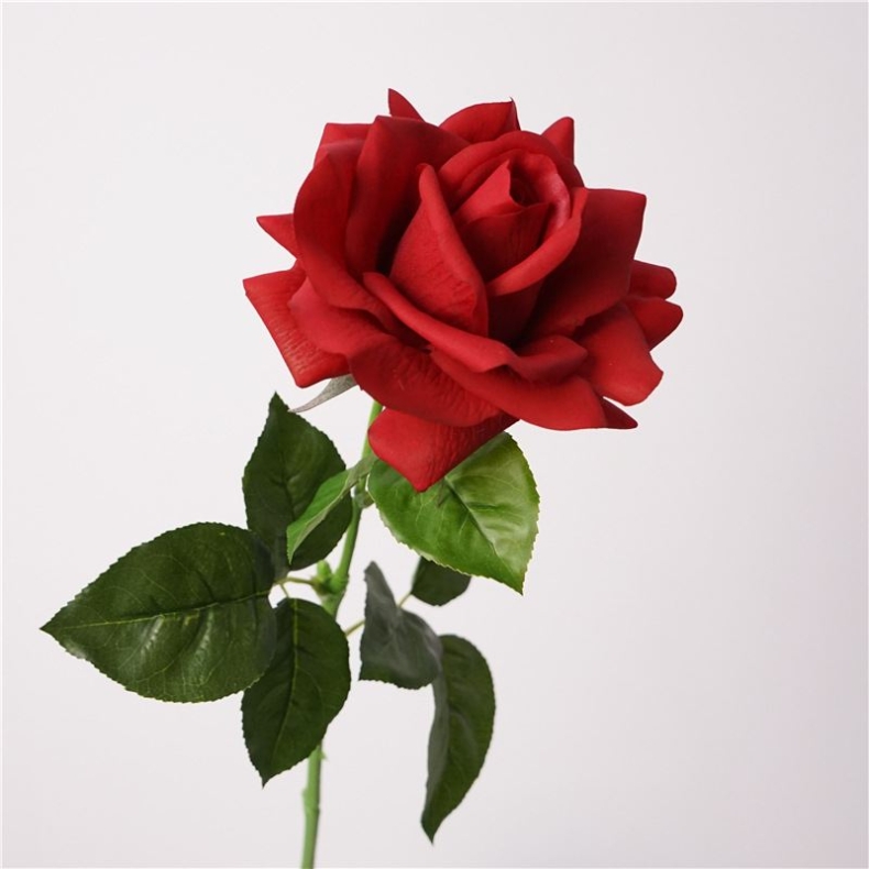Lifelike handmade roses