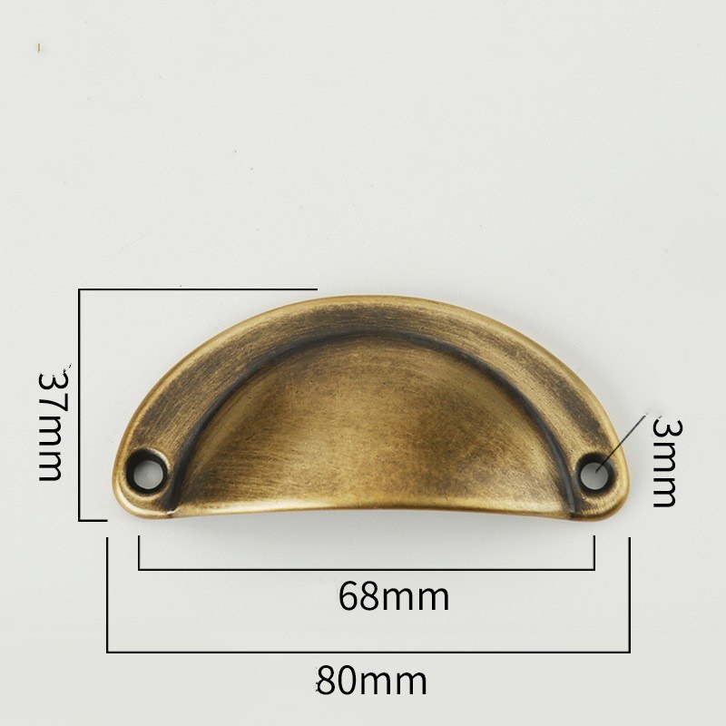 Brass shell-shaped handle