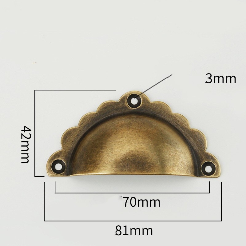 Brass shell-shaped handle