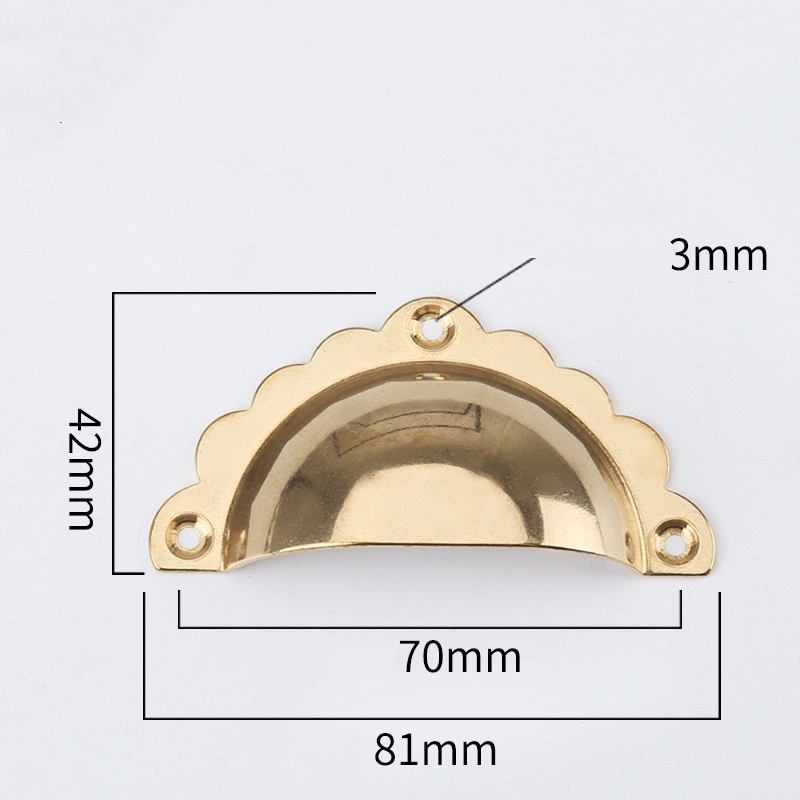 Brass shell-shaped handle