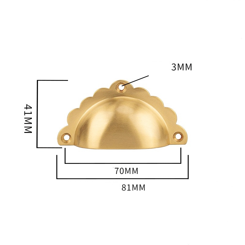 Brass shell-shaped handle