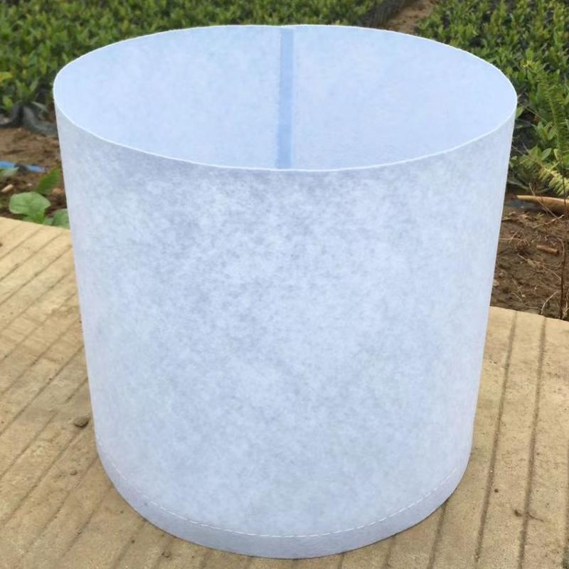 White non-woven planting bags without handles