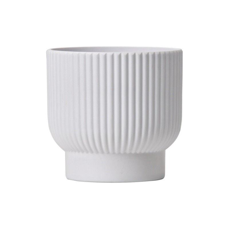 Simple flower pot without holes