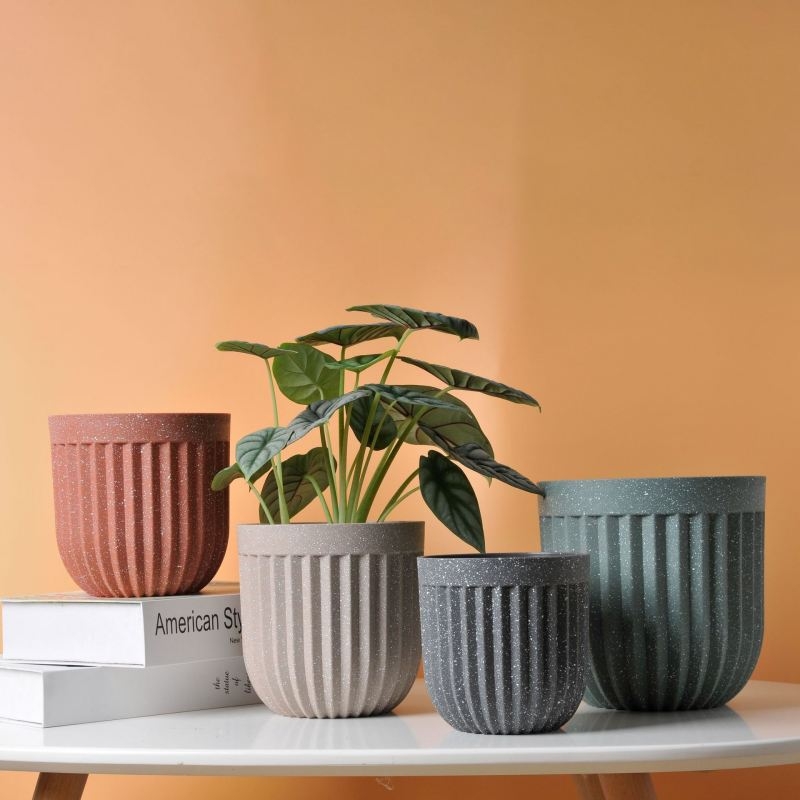 Gardening plastic flower pots