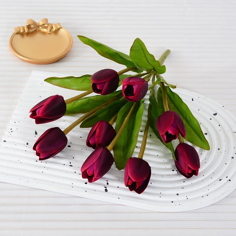 Simulated tulip bunch