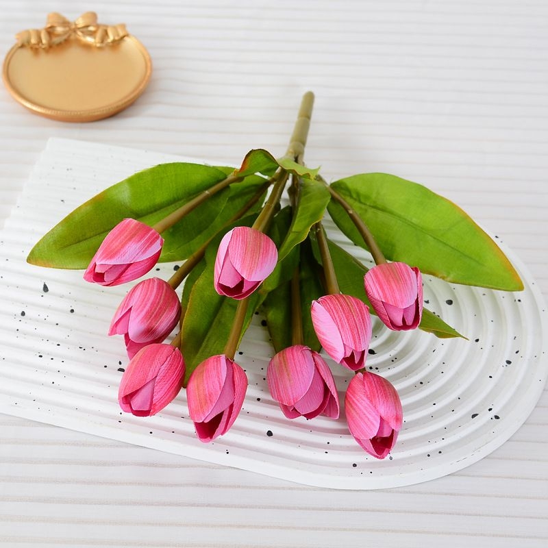 Simulated tulip bunch