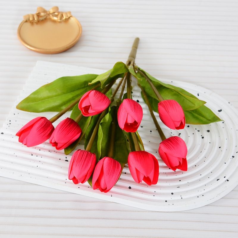 Simulated tulip bunch