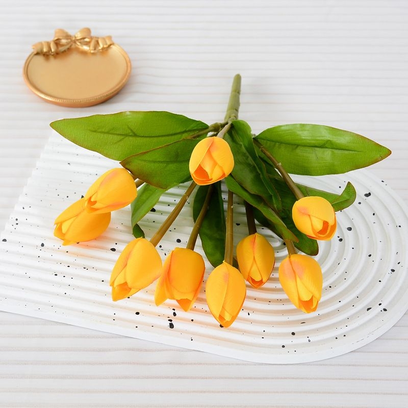 Simulated tulip bunch