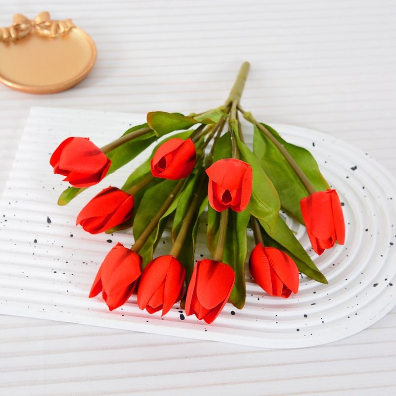 Simulated tulip bunch