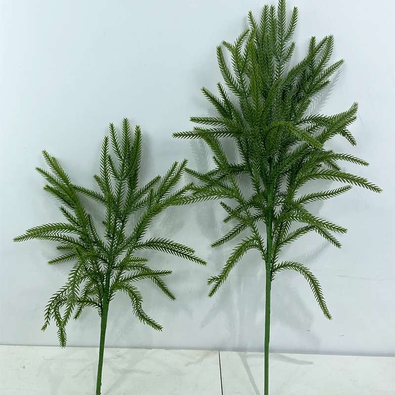 Simulated pine needles