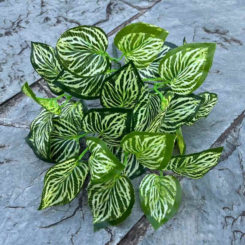 Artificial green plants - peanut leaves, sweet potato leaves, apple leaves, etc.