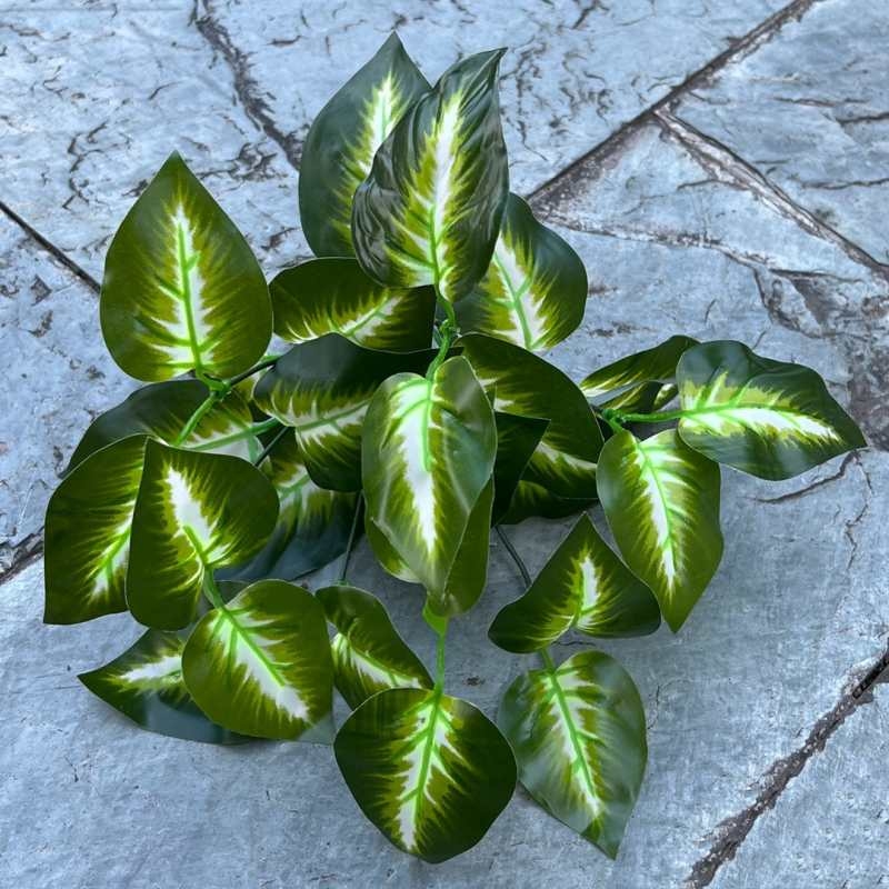 Artificial green plants - peanut leaves, sweet potato leaves, apple leaves, etc.