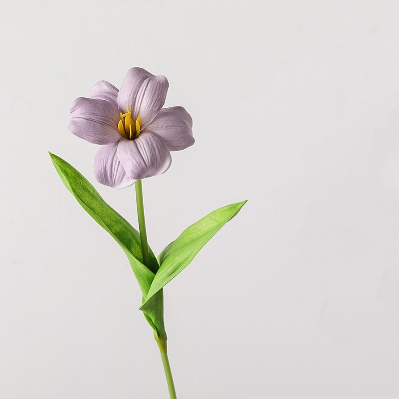 Artificial flowering tulips