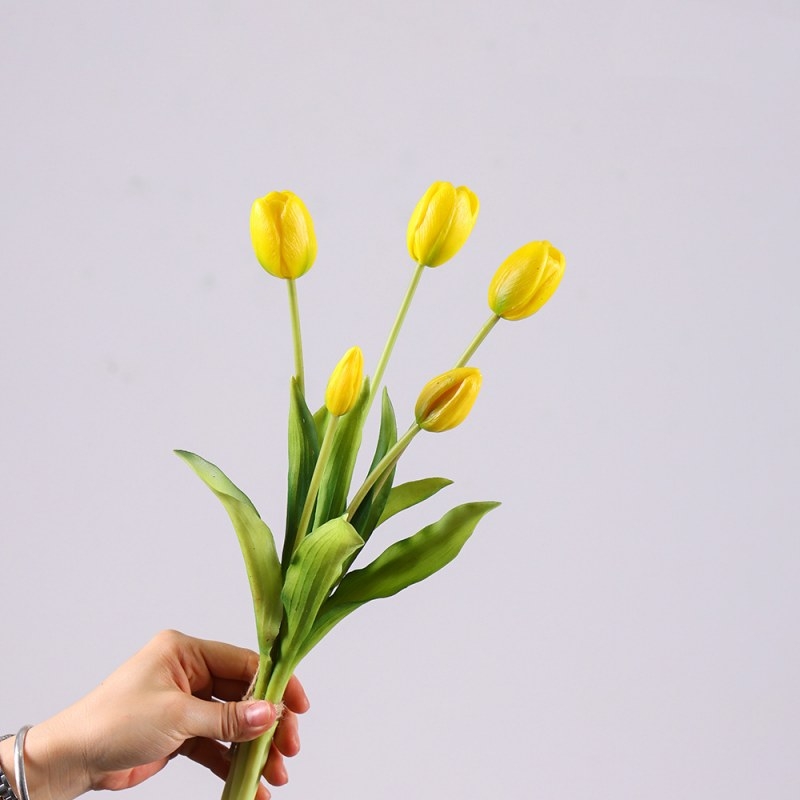 Artificial tulip bouquet