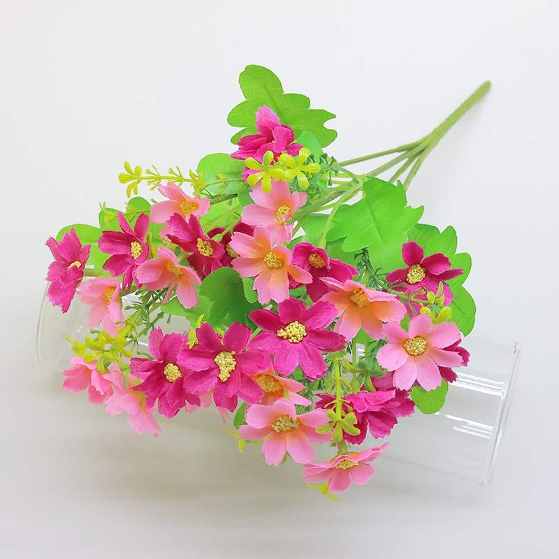 Artificial chrysanthemum flowers