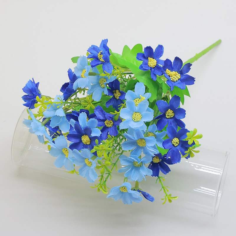 Artificial chrysanthemum flowers