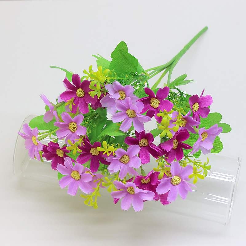 Artificial chrysanthemum flowers