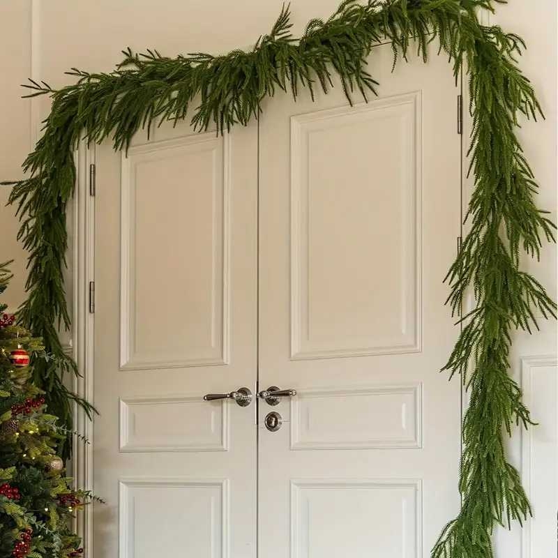 1.8-2.7m Simulated Christmas Vine-Shaped Pine Needles