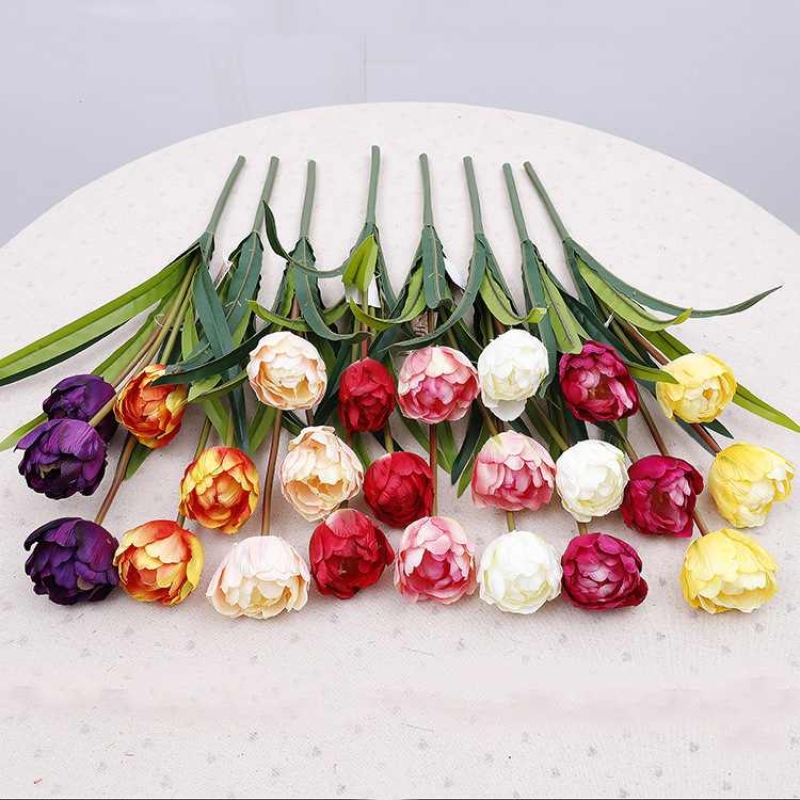 Three-headed silk tulip