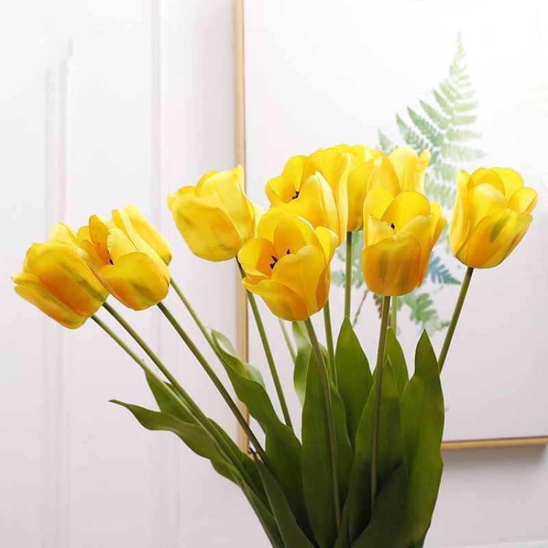 Simulated open-mouthed smiling silk tulip