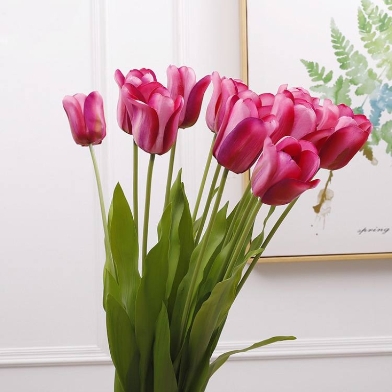 Simulated open-mouthed smiling silk tulip