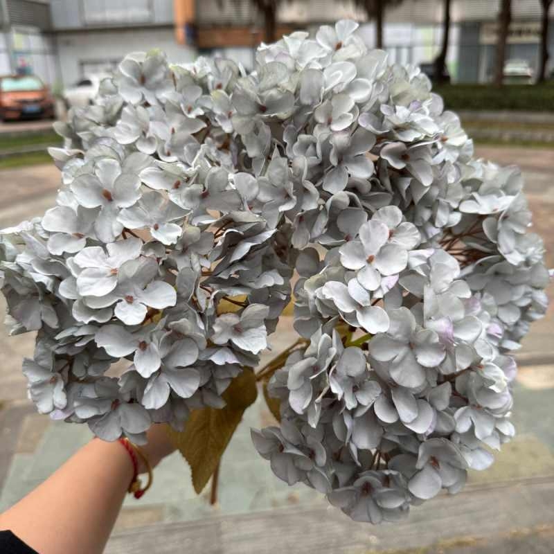 Silk hydrangea with 5 flower heads