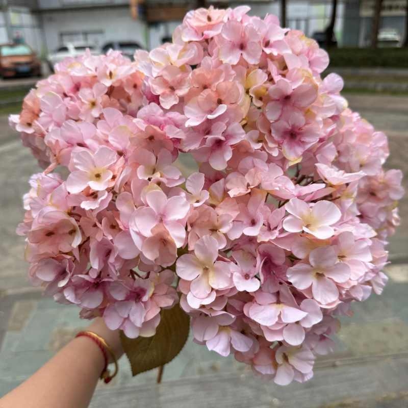 Silk hydrangea with 5 flower heads