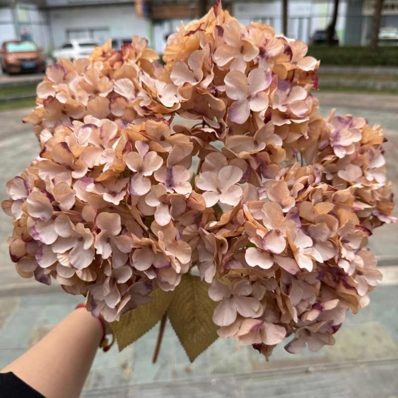 Silk hydrangea with 5 flower heads