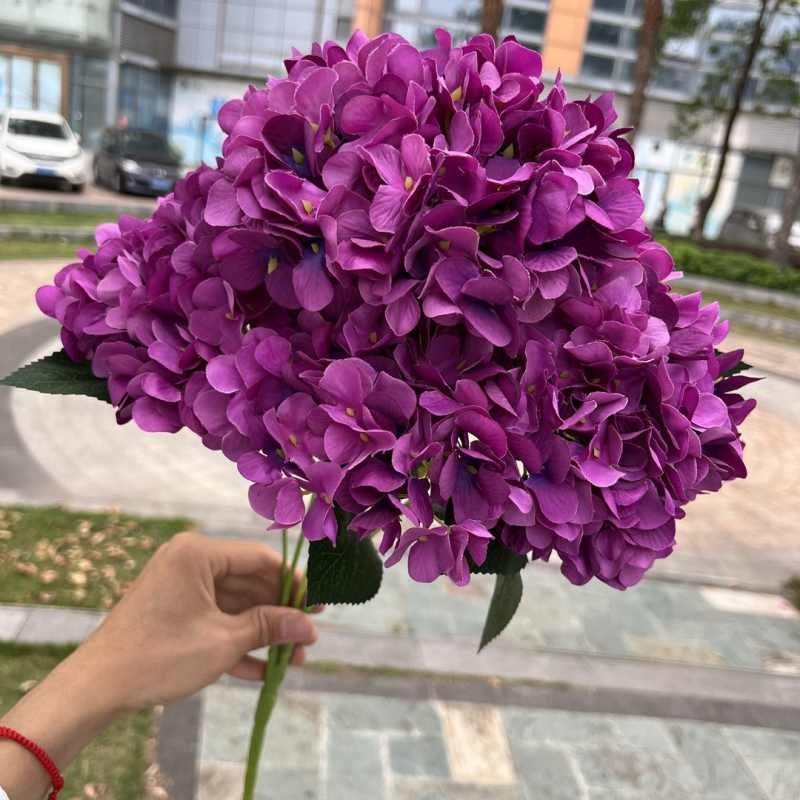 High-grade silk hydrangea flowers