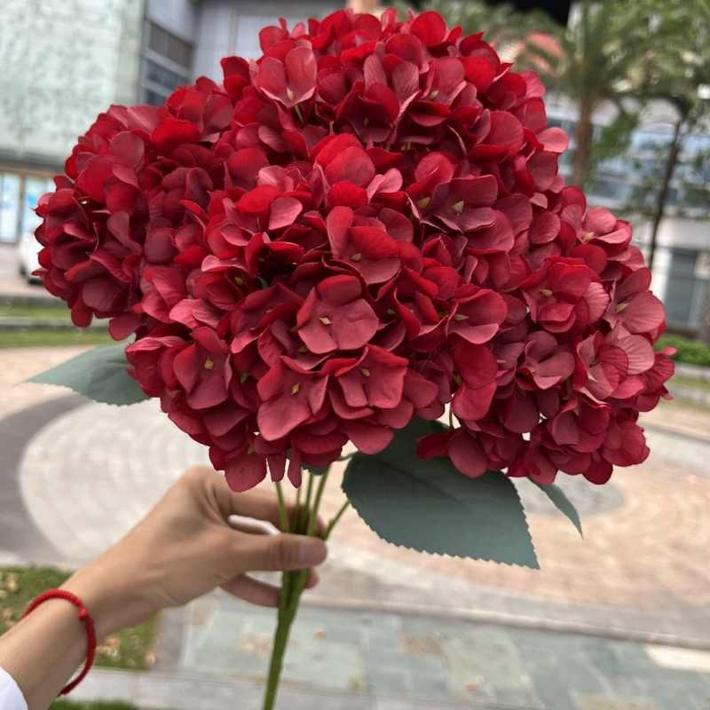 High-grade silk hydrangea flowers