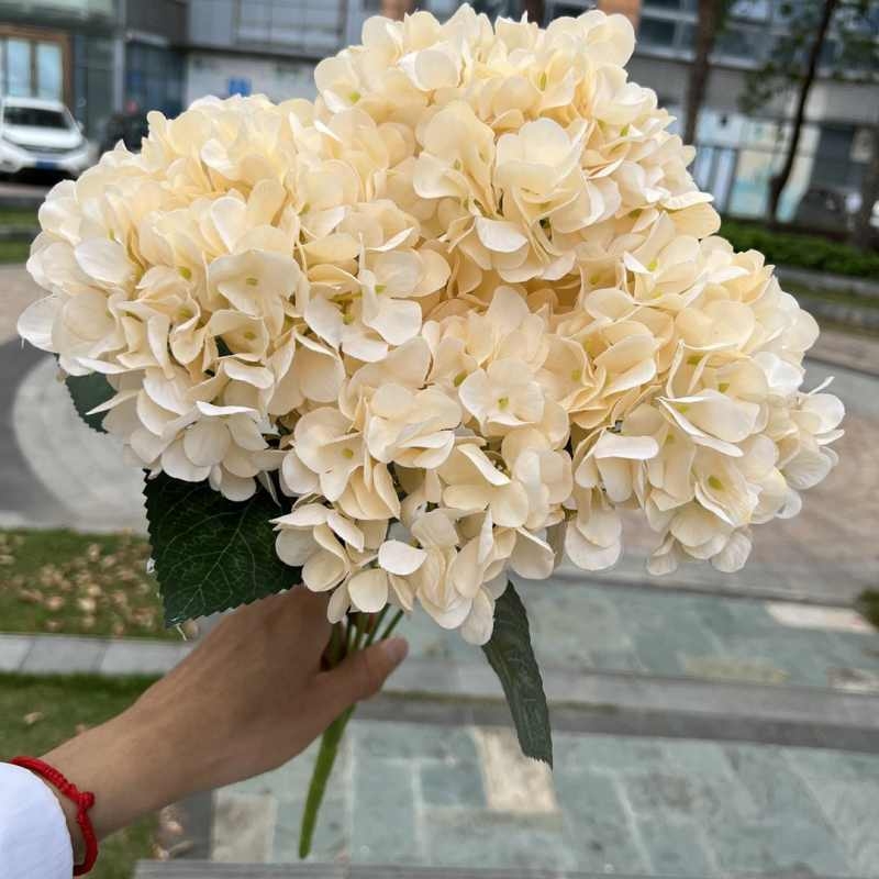 High-grade silk hydrangea flowers