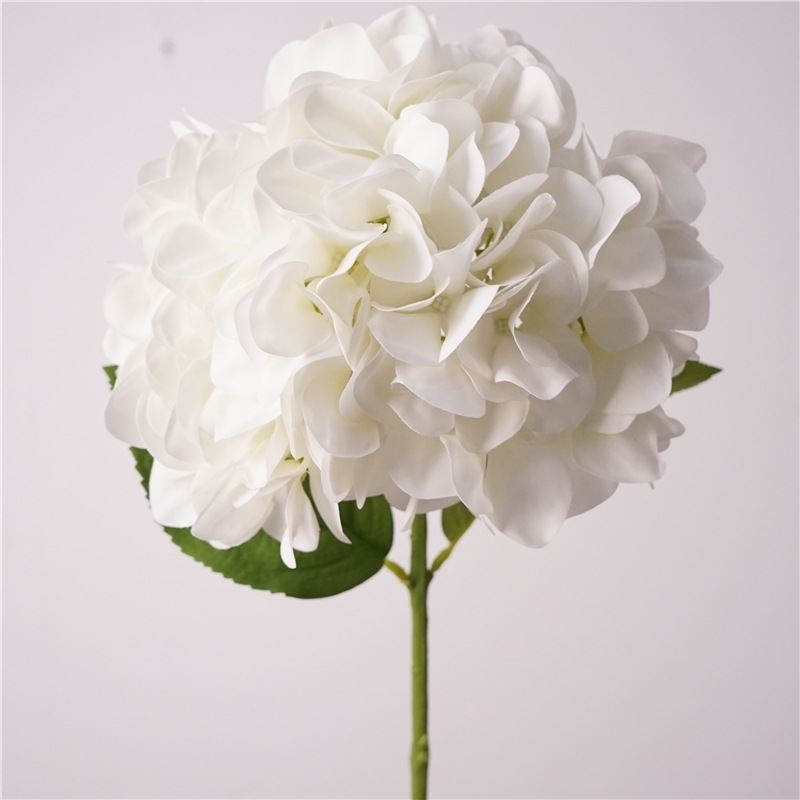 Hand-soft moisturizing artificial hydrangea