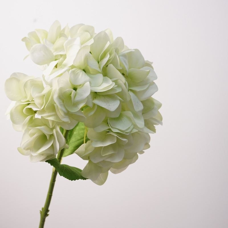 Hand-soft moisturizing artificial hydrangea