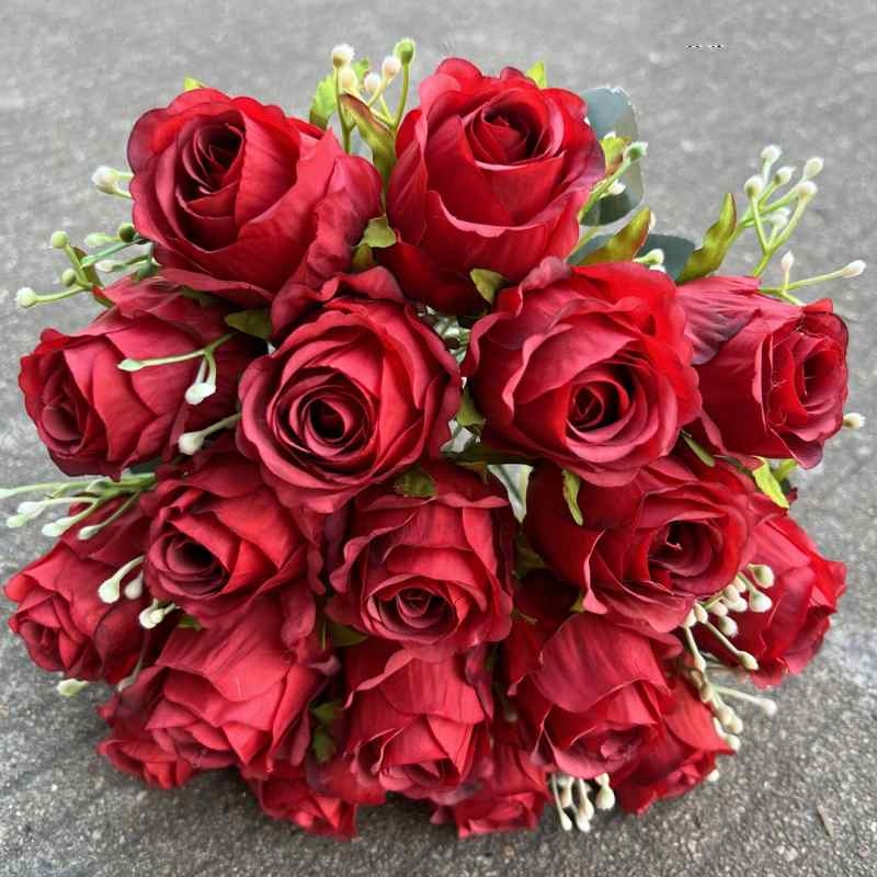 Artificial roses with 18 flower heads