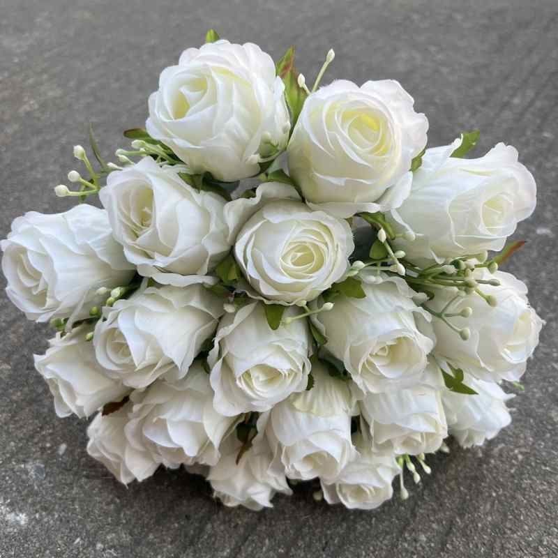 Artificial roses with 18 flower heads