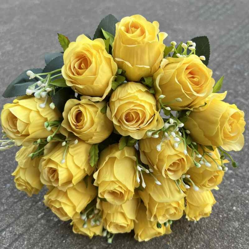 Artificial roses with 18 flower heads