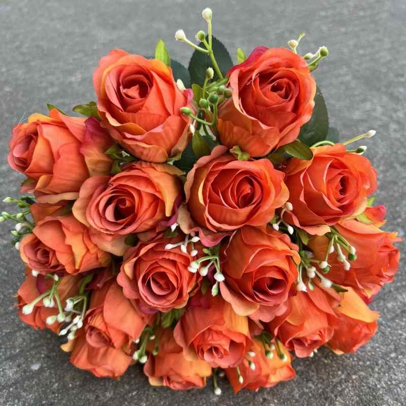Artificial roses with 18 flower heads