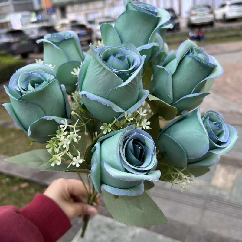 Artificial rosebud with nine flowers
