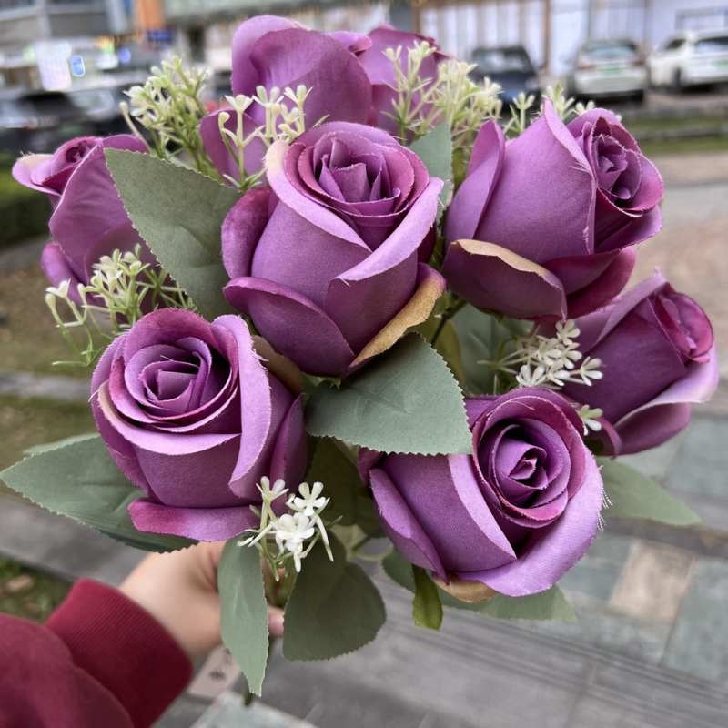 Artificial rosebud with nine flowers