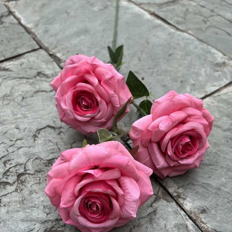 Simulated roses with three flower heads and curled edges