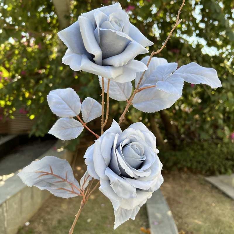 Autumn-colored artificial roses