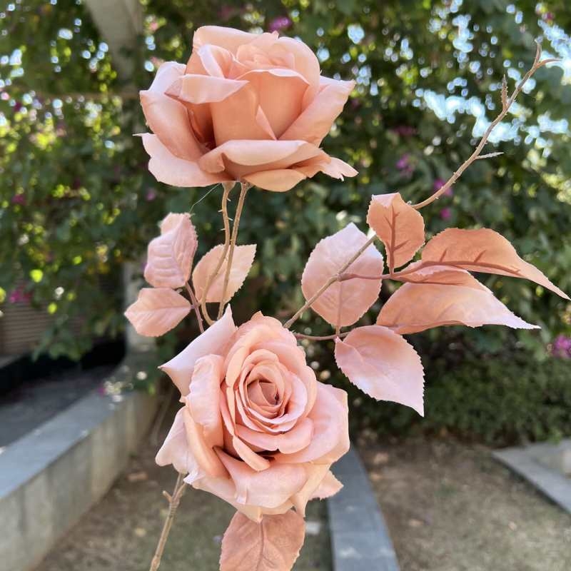 Autumn-colored artificial roses